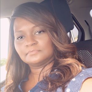 Meet your Posher, Lynnitra